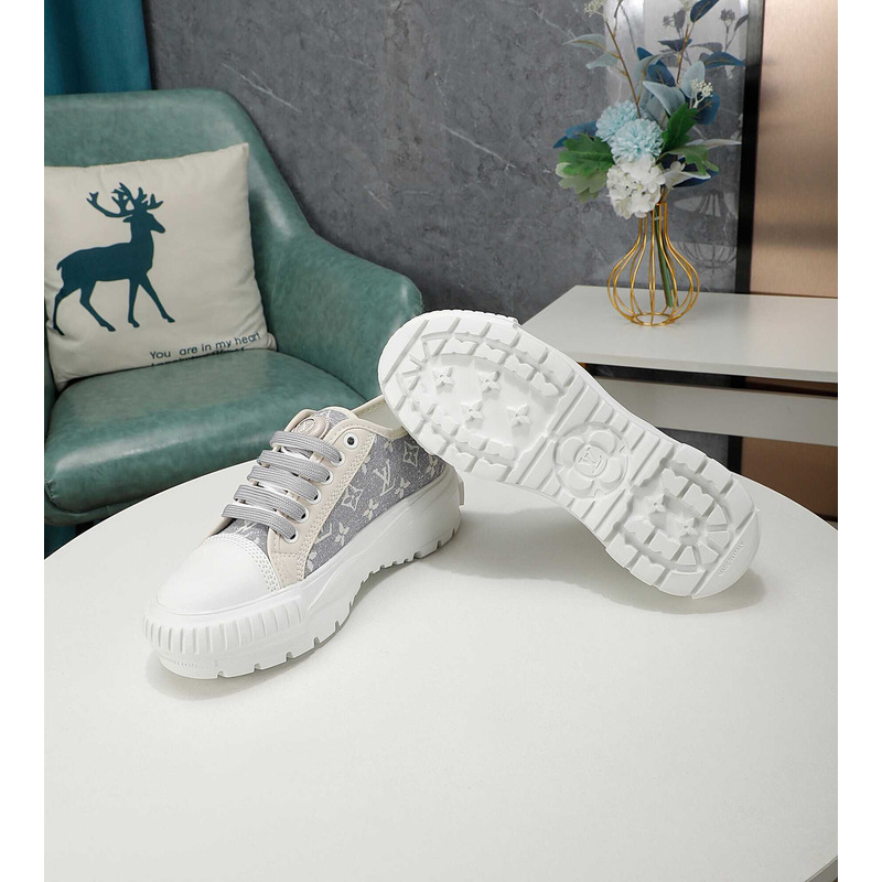 l**is V*t*n lv squad sneakers light grey