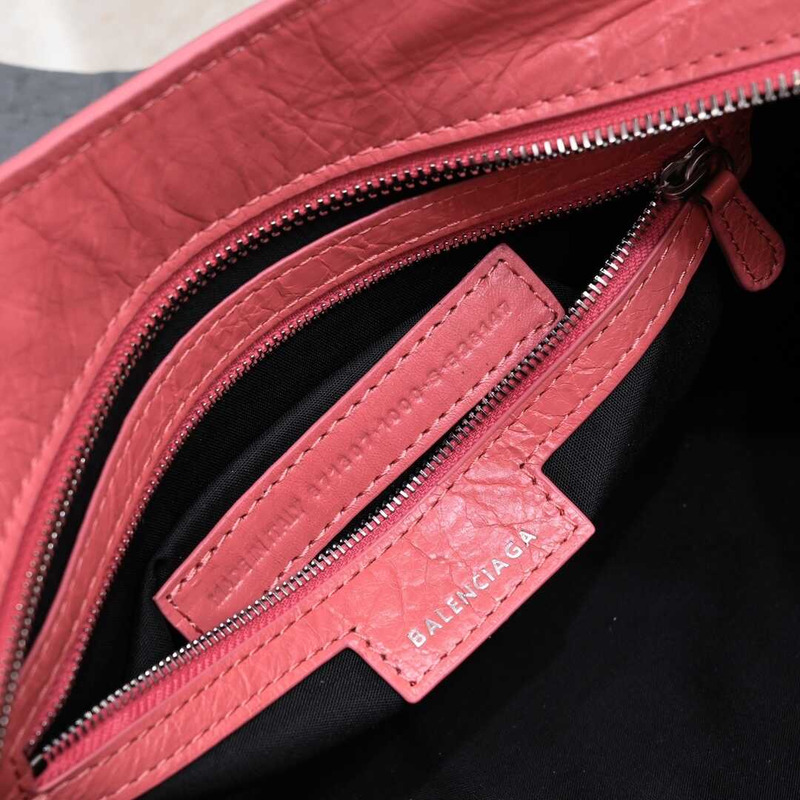 Ba*len*cia*ga women\