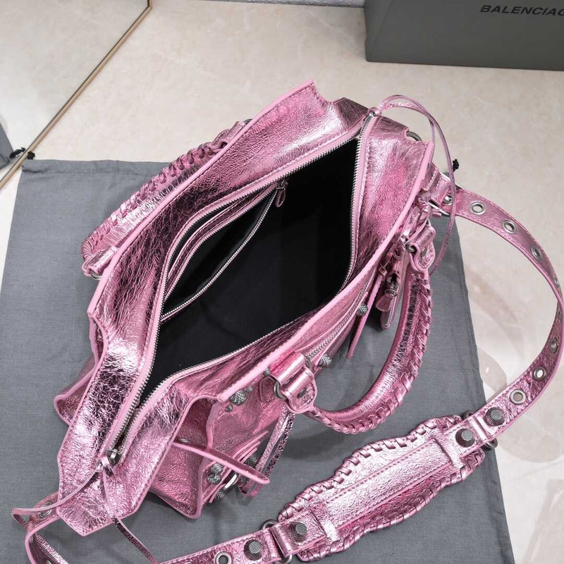 Ba*len*cia*ga women\