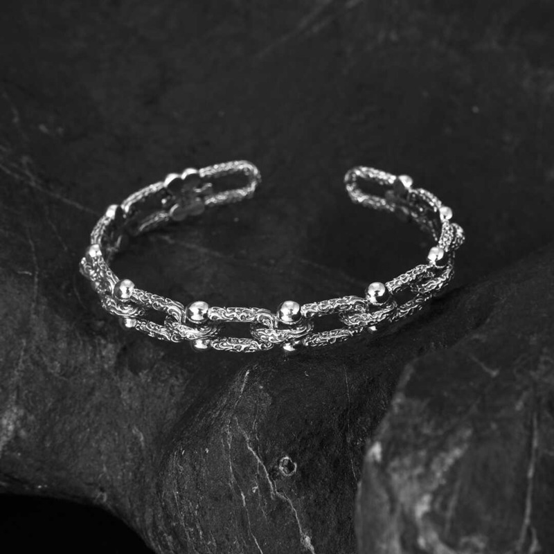 G*u*i braided bracelet silver