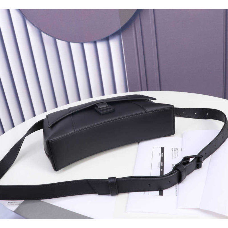 Ba*len*cia*ga women\