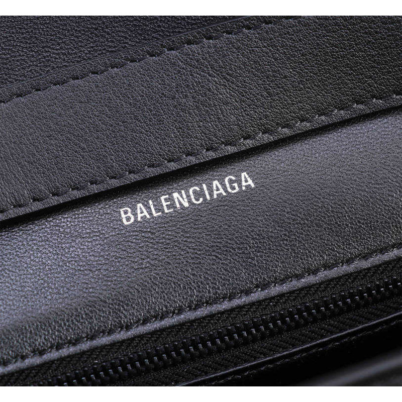 Ba*len*cia*ga women\