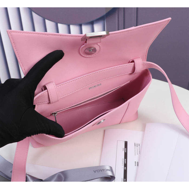 Ba*len*cia*ga women\