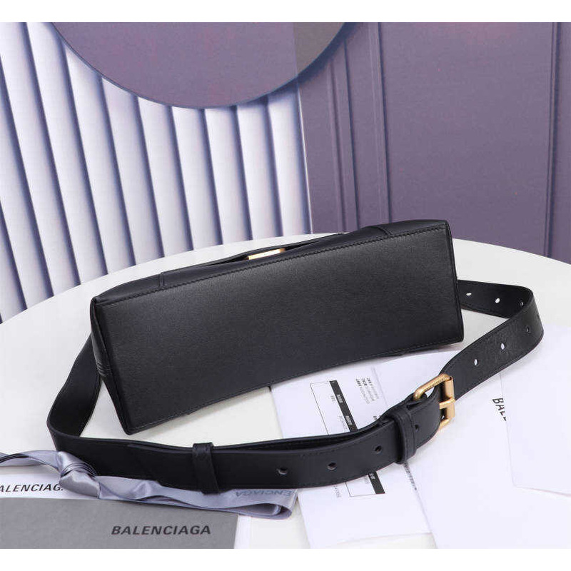 Ba*len*cia*ga women\