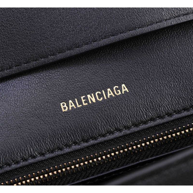 Ba*len*cia*ga women\