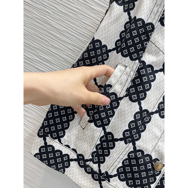 l**is V*t*n checkered vest black and white