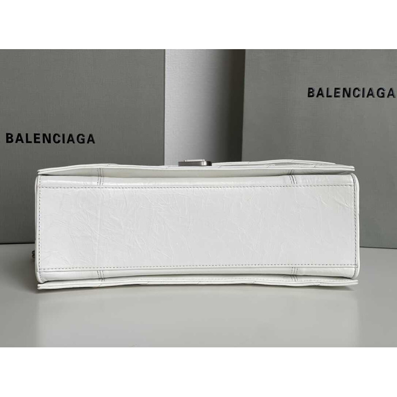 Ba*len*cia*ga crush quilted shoulder bag calfskin white