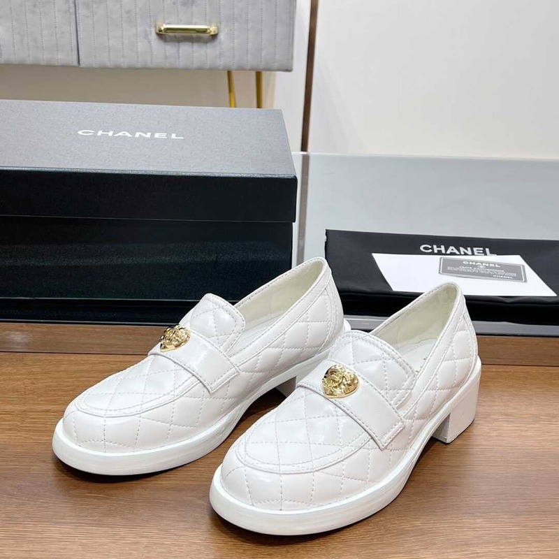 Ch*el lamskin leather loafter white