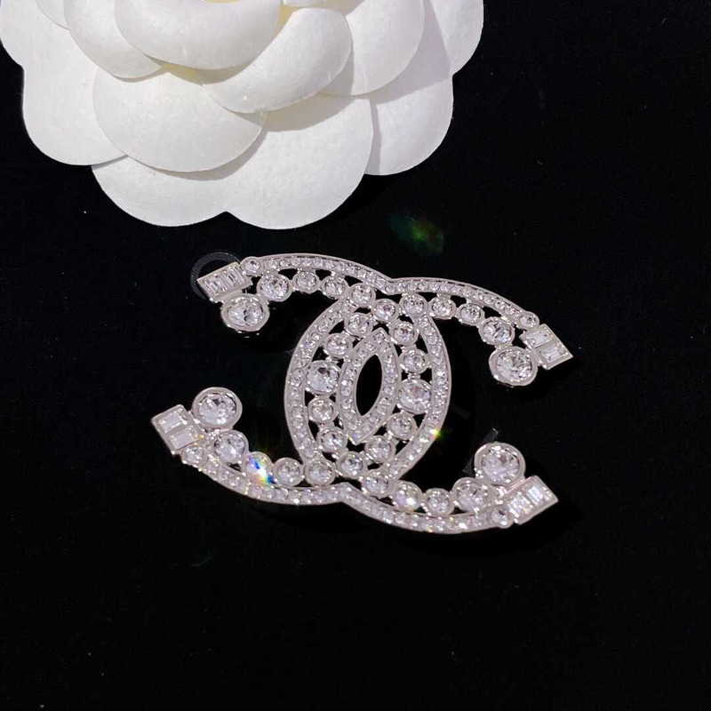 Ch*el cc crystal brooch