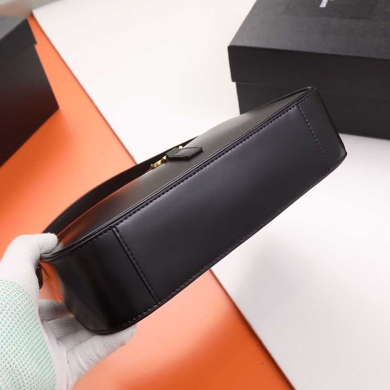 Saint Laurent Le5 À 7 Mini Dumpling Bag Black