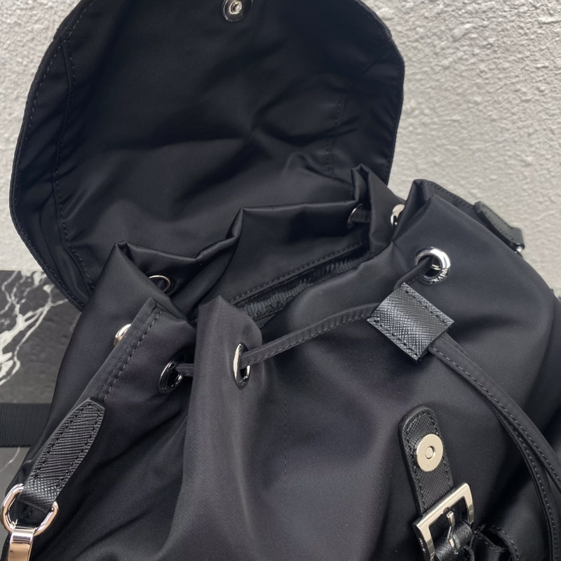 Pra*a re-nylon backpack medium black