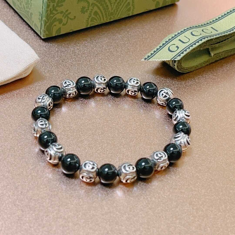 G*u*i bead bracelet black and silver