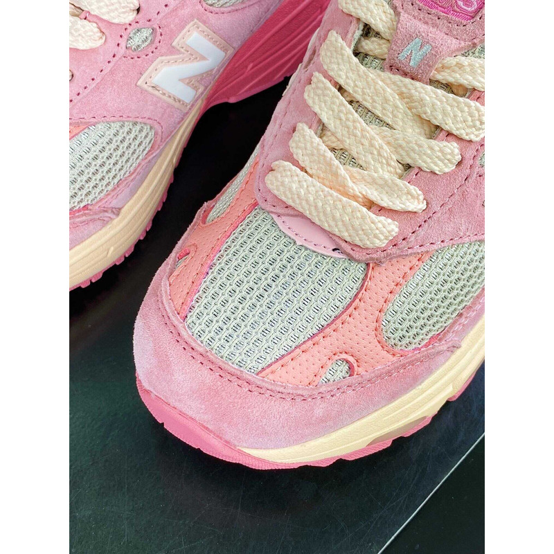 New Balance 993 Powder Pink