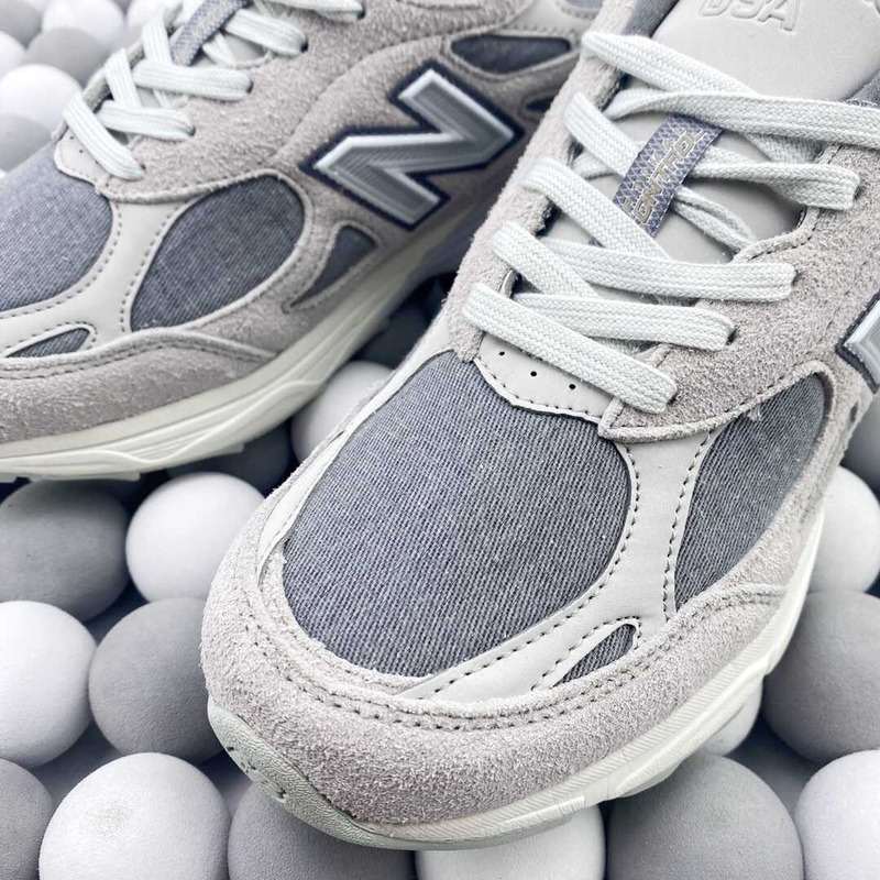 New Balance 990V3 Levi\