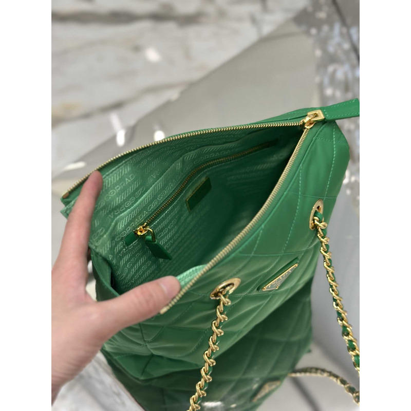 Pra*a re-nylon recycled nylon tote bag green