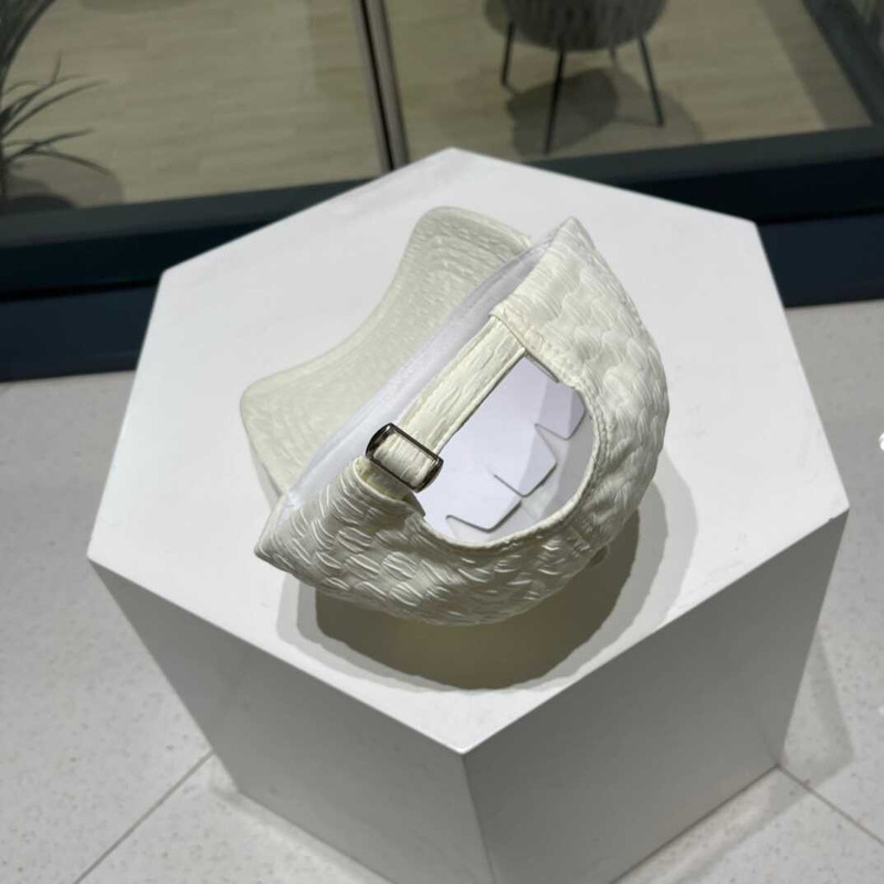 Pra*a  baseball cap with logo white