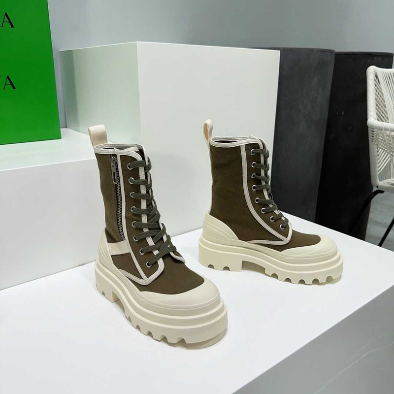 Bo*te*ga ve*ne*ta lace-up boots green and white