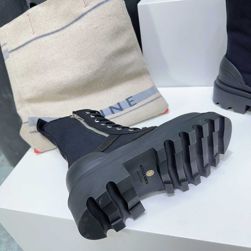 Bo*te*ga ve*ne*ta lace-up boots black