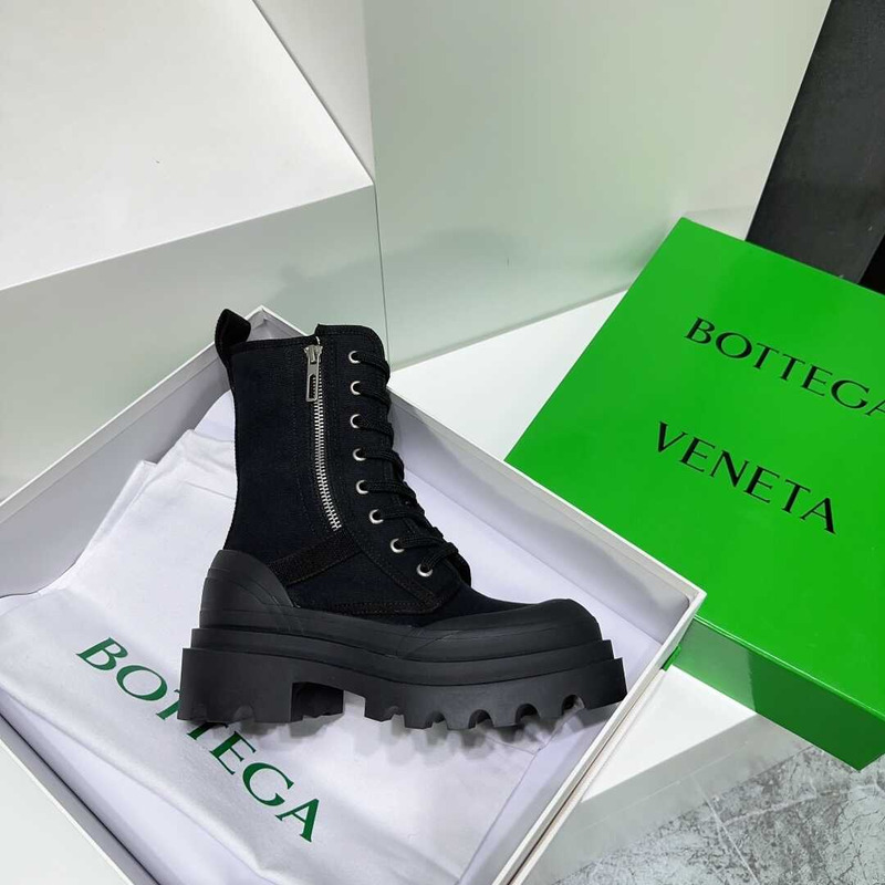 Bo*te*ga ve*ne*ta lace-up boots black