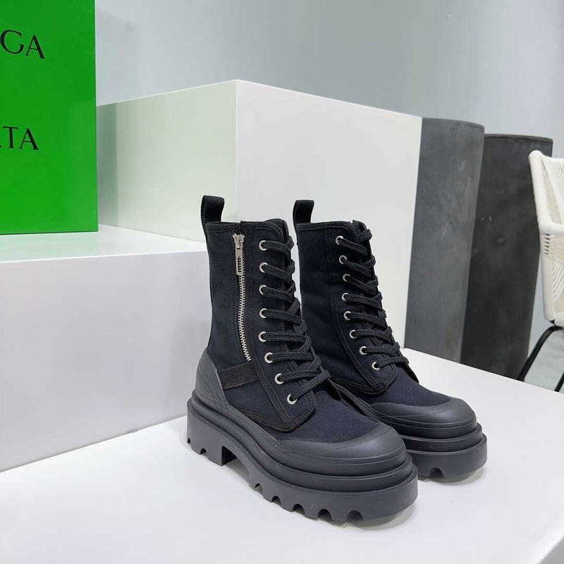 Bo*te*ga ve*ne*ta lace-up boots black