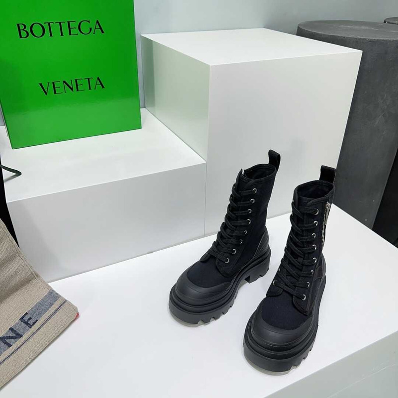 Bo*te*ga ve*ne*ta lace-up boots black