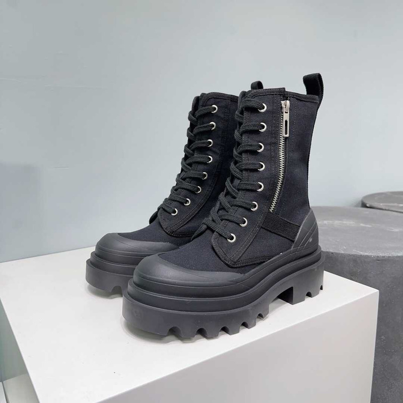 Bo*te*ga ve*ne*ta lace-up boots black