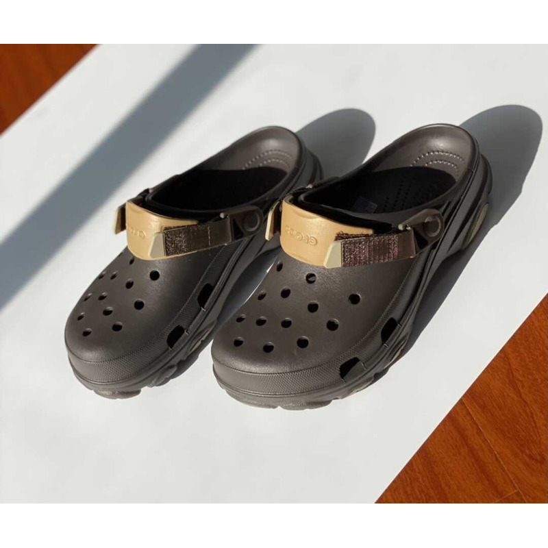 Cr*0*s classic all terrain sandals coffee