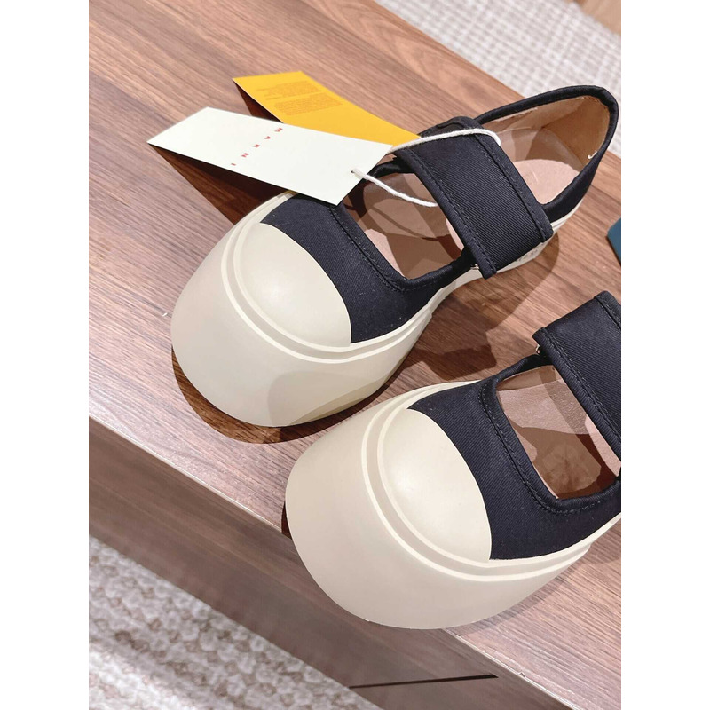 Pablo Touch Strap Low Top Sneakers Black