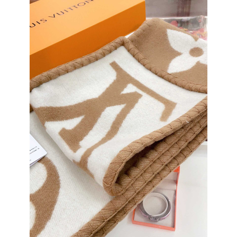 l**is V*t*n cashmere wool double-sided wide scarf/shawl.brown