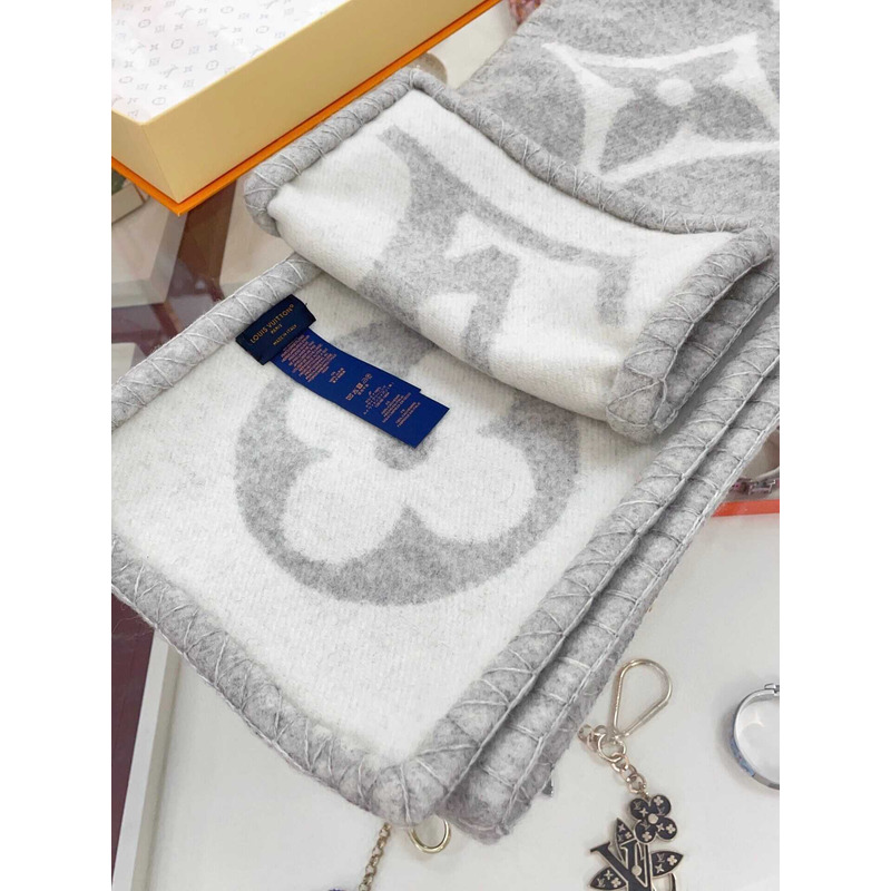 l**is V*t*n cashmere wool double-sided wide scarf/shawl gray