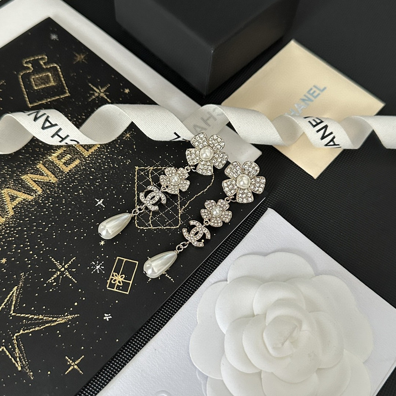 ch*el full Di*m*nd double c flower pearl stud earrings