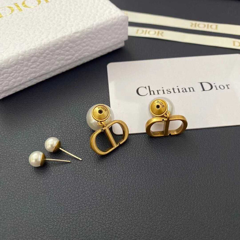 D*or monogrammed pearl stud earrings