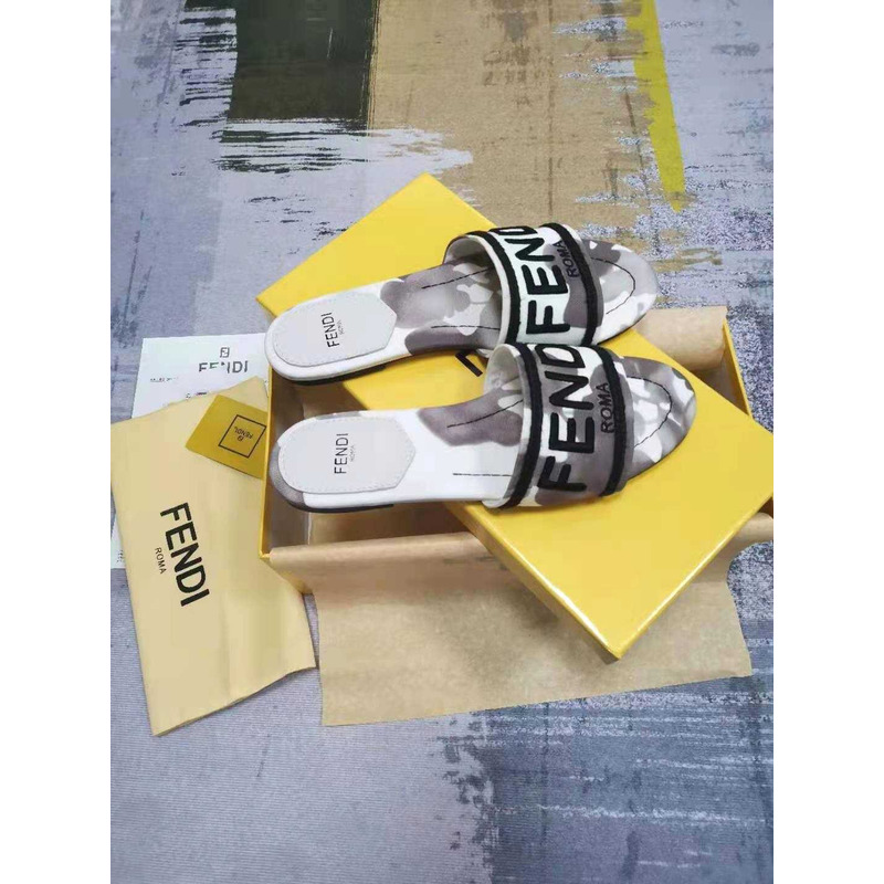 F**di sign canvas sandals black