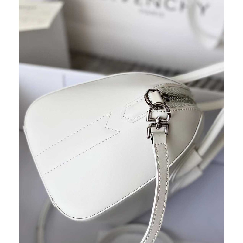 Givenchy Antigona Tote Glazed Mini White