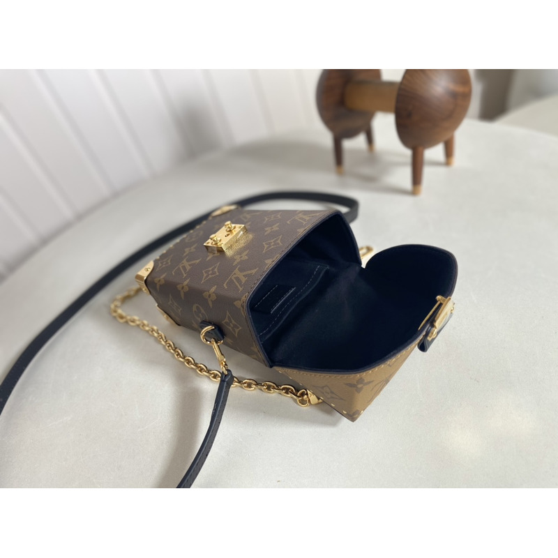 l**is V*t*n camera box