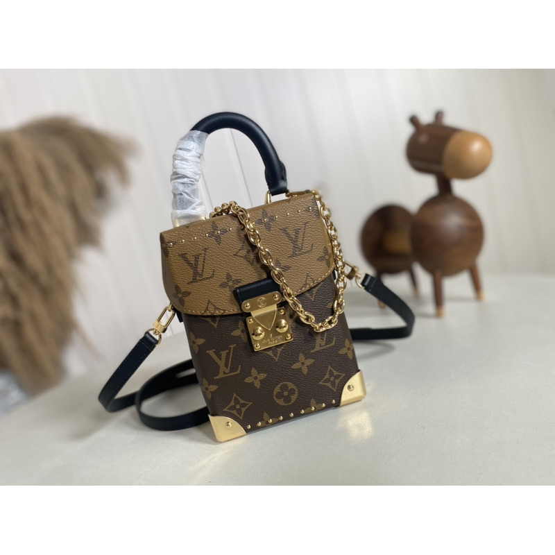 l**is V*t*n camera box