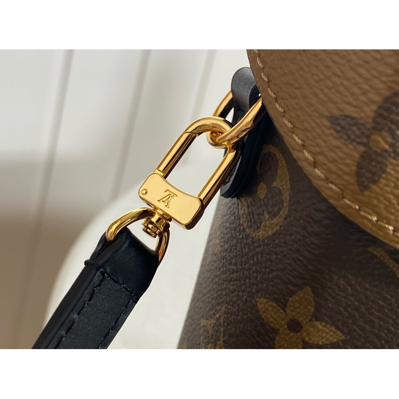 l**is V*t*n camera box