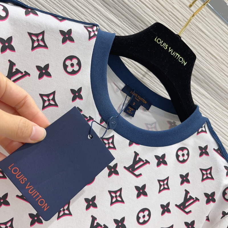 l**is V*t*n tricolor monogram t-shirt