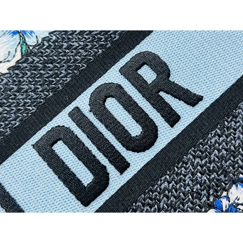 D*or medium book tote bag multicolor flowers