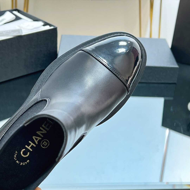 Ch*el calfskin cc logo chelsea boots black