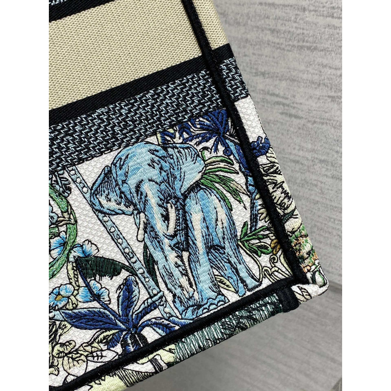 D*or medium D*or book tote white multicolor Étoile de voyage embroidery