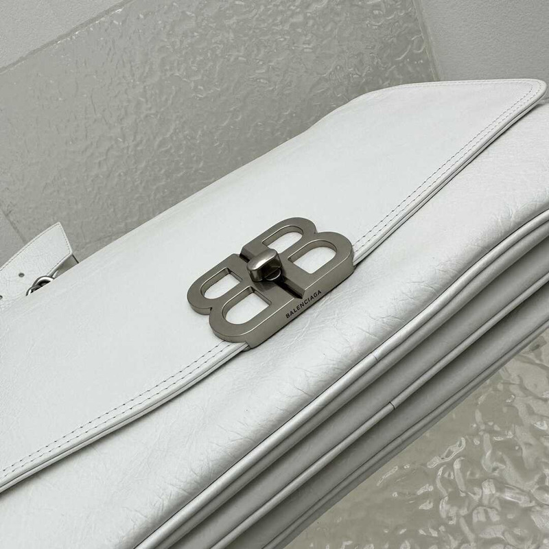 Ba*len*cia*ga women\