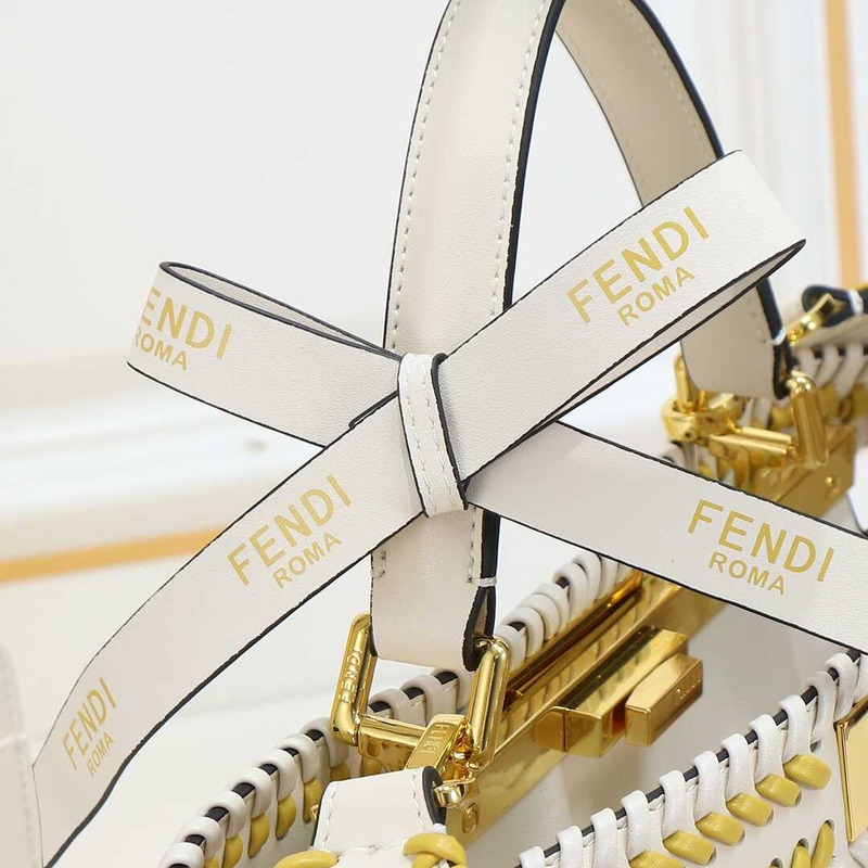 F**di  peekaboo iseeu bag white