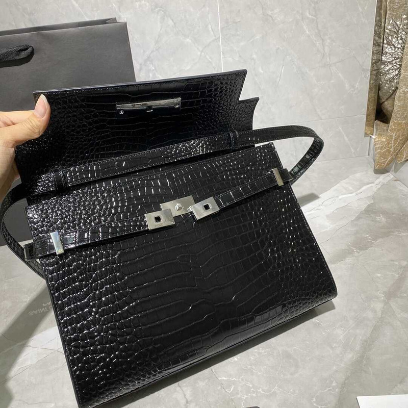 Saint Laurent Manhattan Leather Shoulder Bag Black