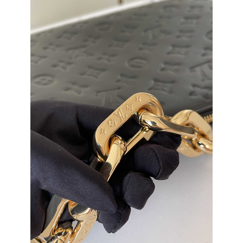 l**is V*t*n coussin gold hardware mm black