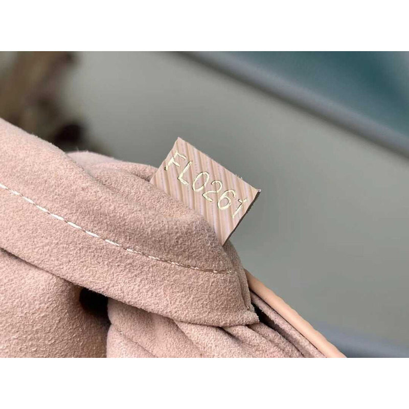 l**is V*t*n twist and twisty epi mm pink and beige