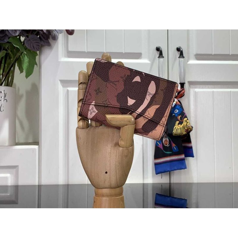 l**is V*t*n multiple wallet pink