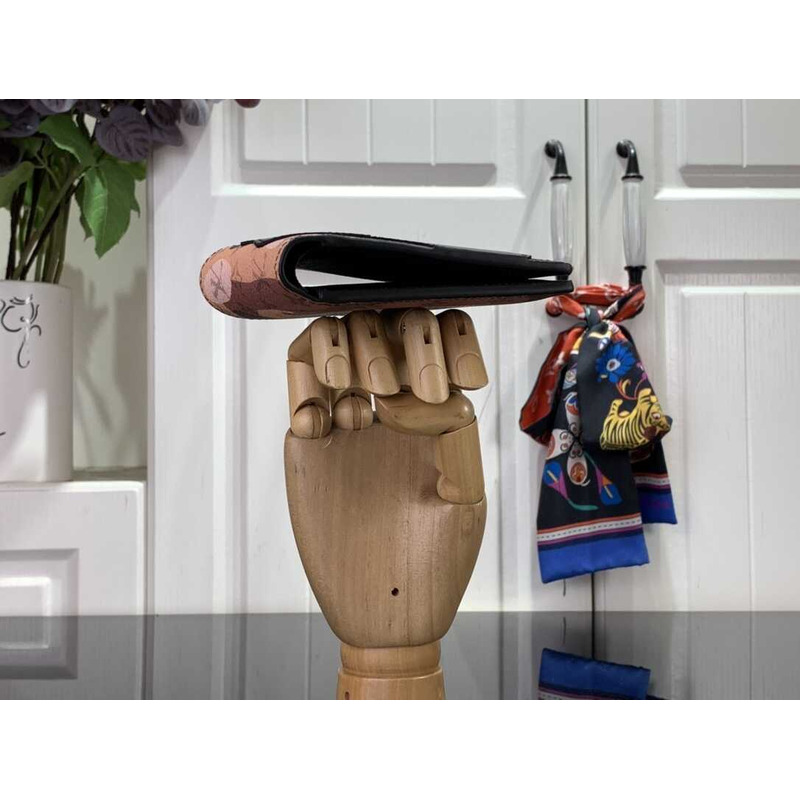 l**is V*t*n multiple wallet brown