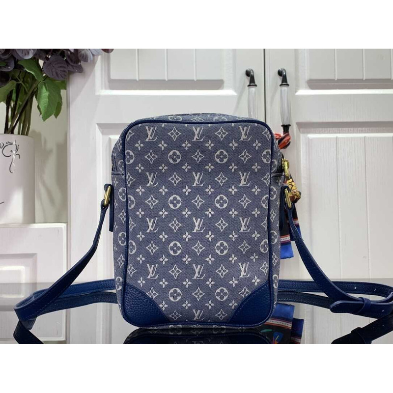 l**is V*t*n danube crossbody bag blue