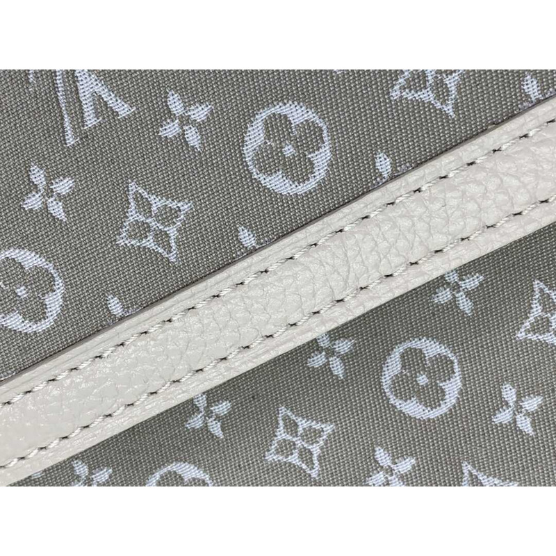 l**is V*t*n danube crossbody bag white